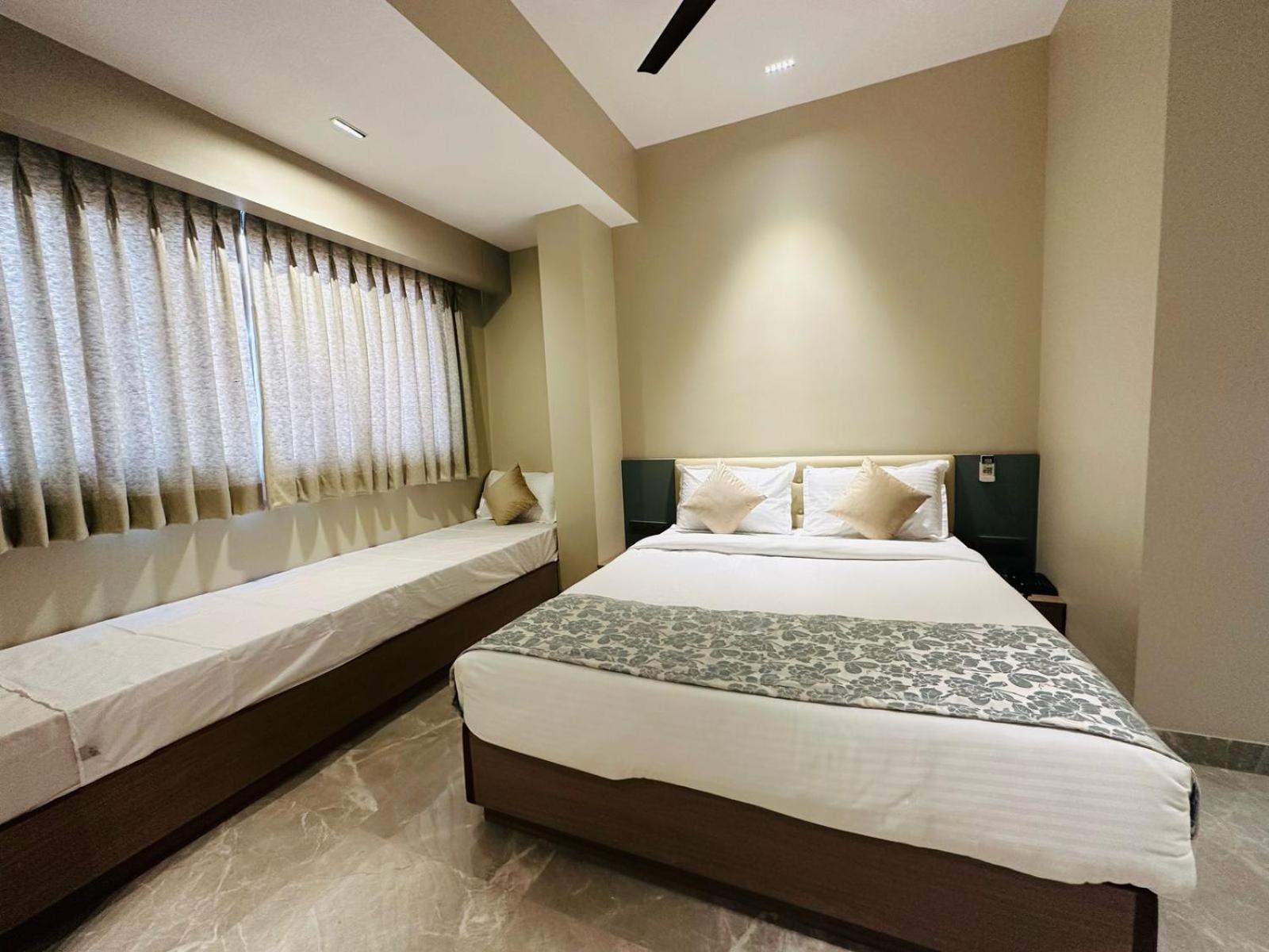 The Falcon Inn Mumbai Ngoại thất bức ảnh