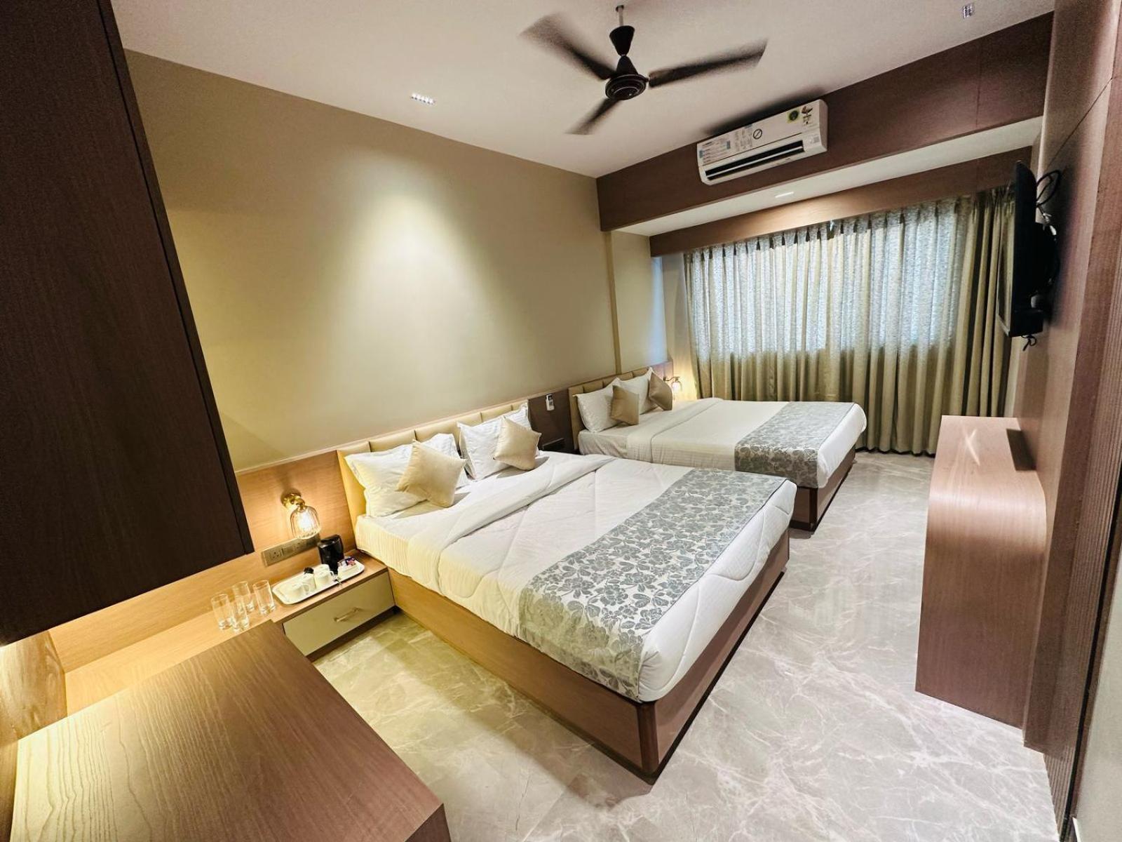 The Falcon Inn Mumbai Ngoại thất bức ảnh