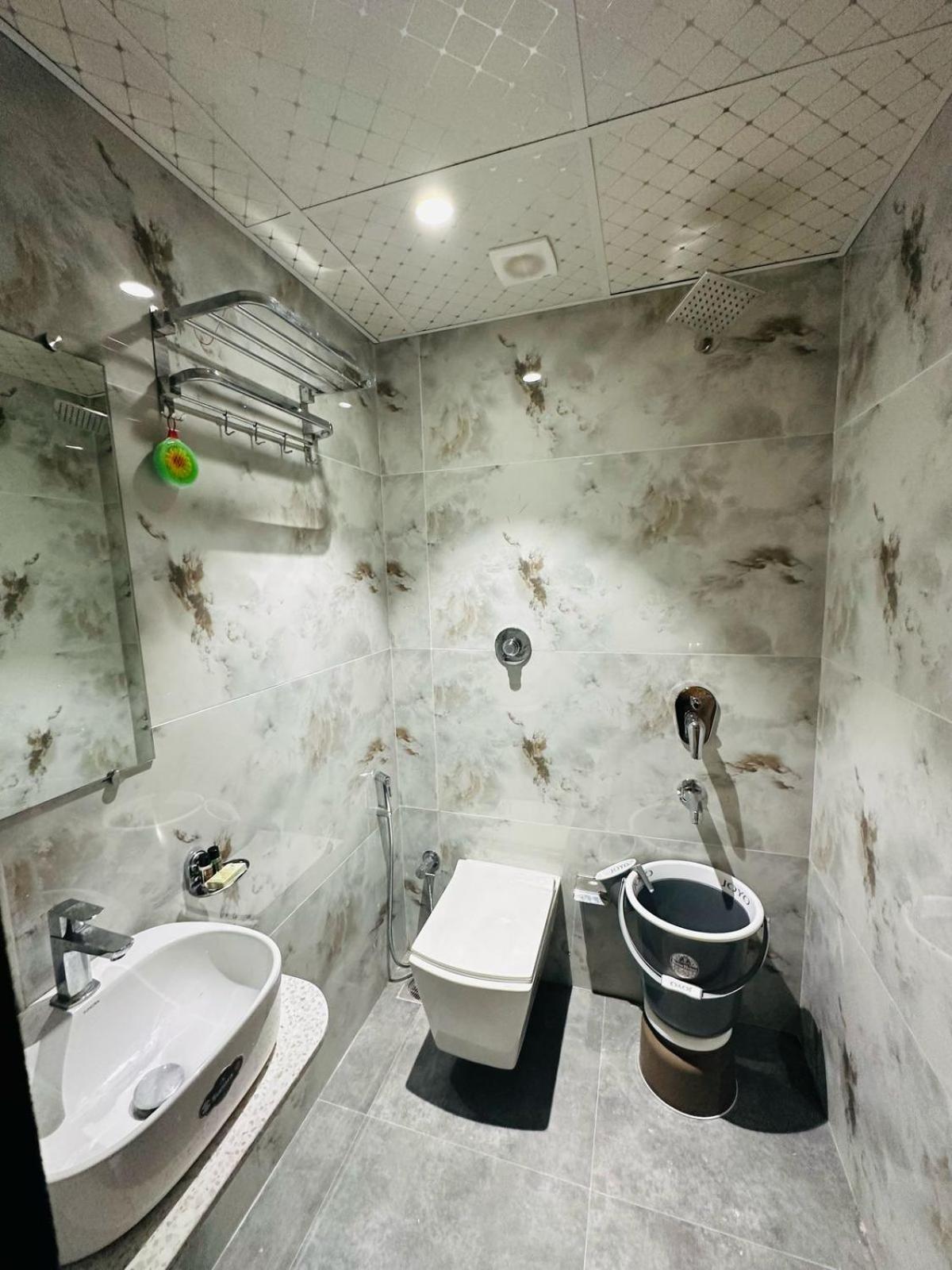 The Falcon Inn Mumbai Ngoại thất bức ảnh