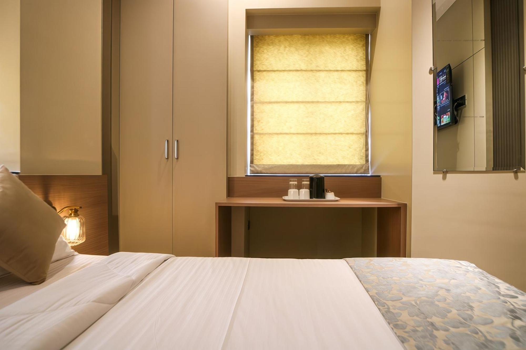 The Falcon Inn Mumbai Ngoại thất bức ảnh
